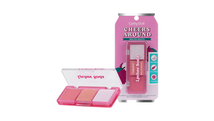 CATHY DOLL Cheers Around Trio Eye Palette: Palet Mata dengan Tiga Warna Menawan